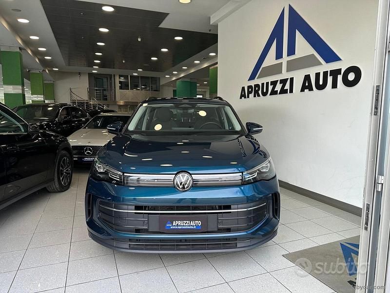 Gebraucht VW Tiguan Life 150 PS (110 kW) 2025 Blau SUV