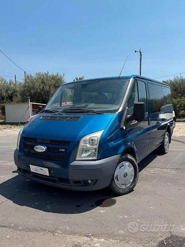 Blu Usata 2006 Ford Transit Tre volumi | 8000 € (Cara) - Immagine 1/4