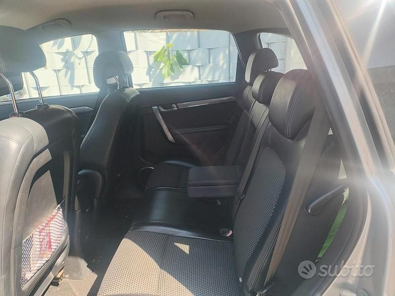 Usata Chevrolet Captiva LT 136 CV (100 kW) 2009 Grigio SUV