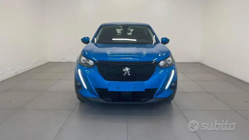 Usata Peugeot 2008 Active 110 CV (80 kW) 2021 Blu SUV