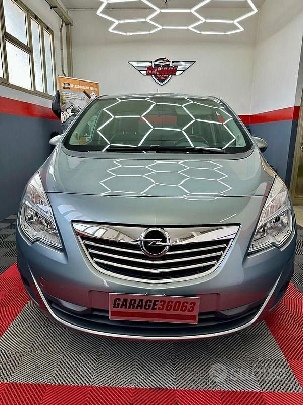 Usata Opel Meriva Cosmo 100 CV (73 kW) 2011 Monovolume