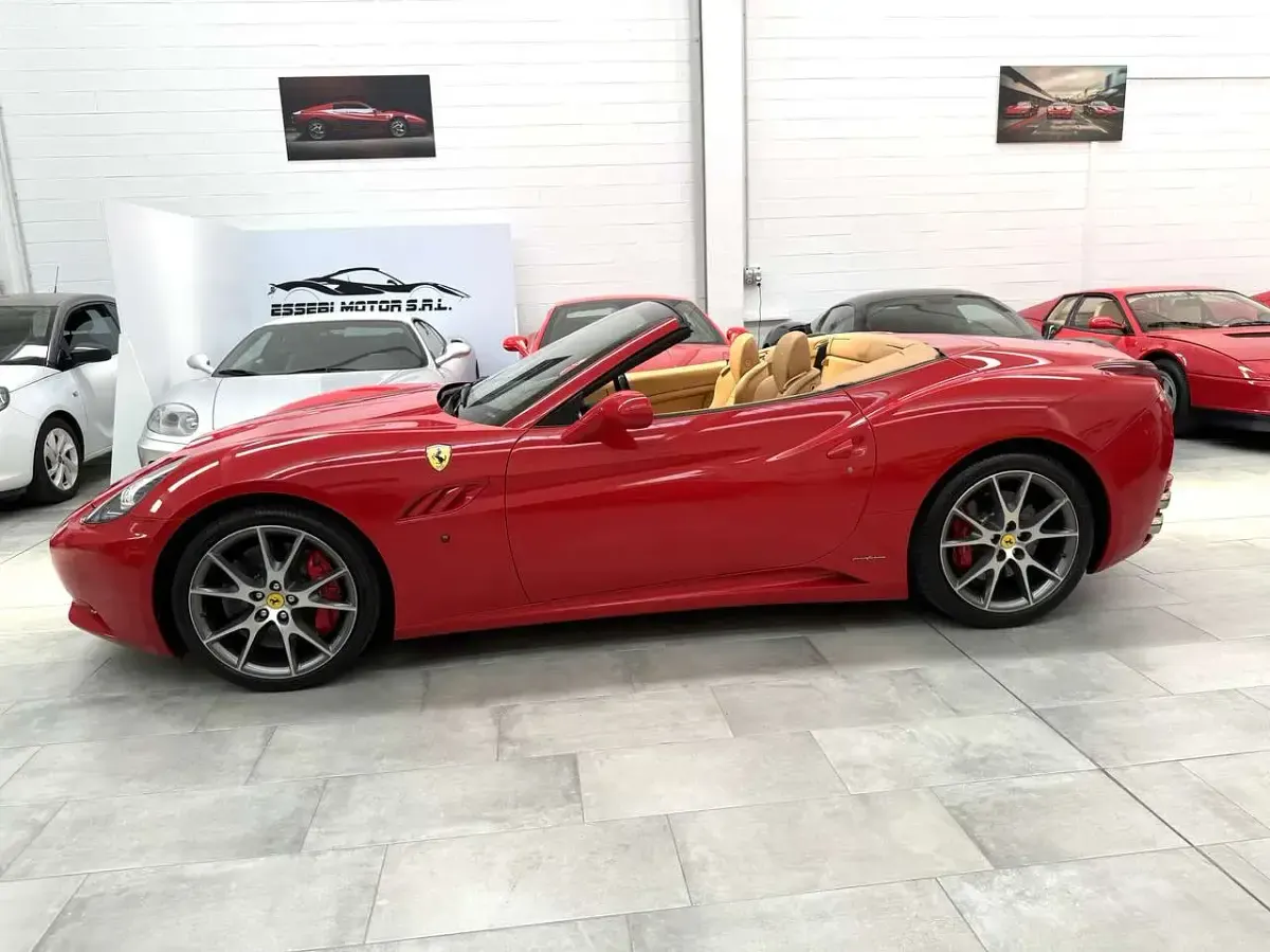 Usata Ferrari California 460 CV (338 kW) 2009 Rosso Cabrio