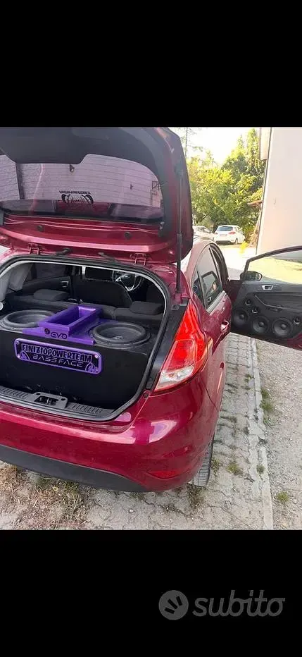 Usata Ford Fiesta 75 CV (55 kW) 2013 Berlina