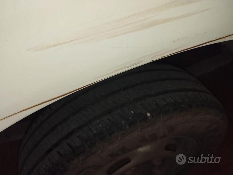Usado Ford Transit 116 CV (85 kW) 2004 Blanco Berlina
