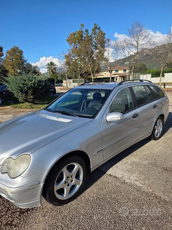Usata Mercedes C220 Avantgarde 142 CV (104 kW) 2002 Grigio Station wagon
