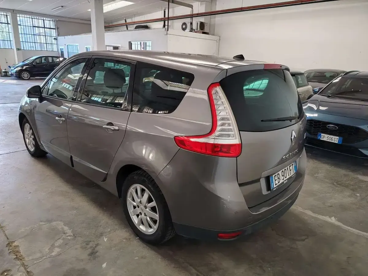 Usata Renault Scenic E-Tech Dynamique 110 CV (80 kW) 2010 Grigio Monovolume