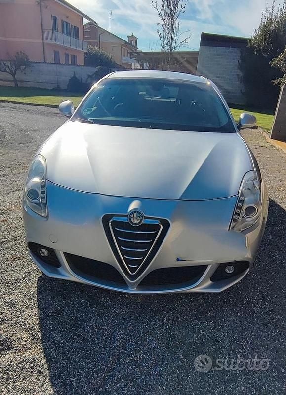 Usata Alfa Romeo Giulietta 105 CV (77 kW) 2011 Grigio Utilitaria