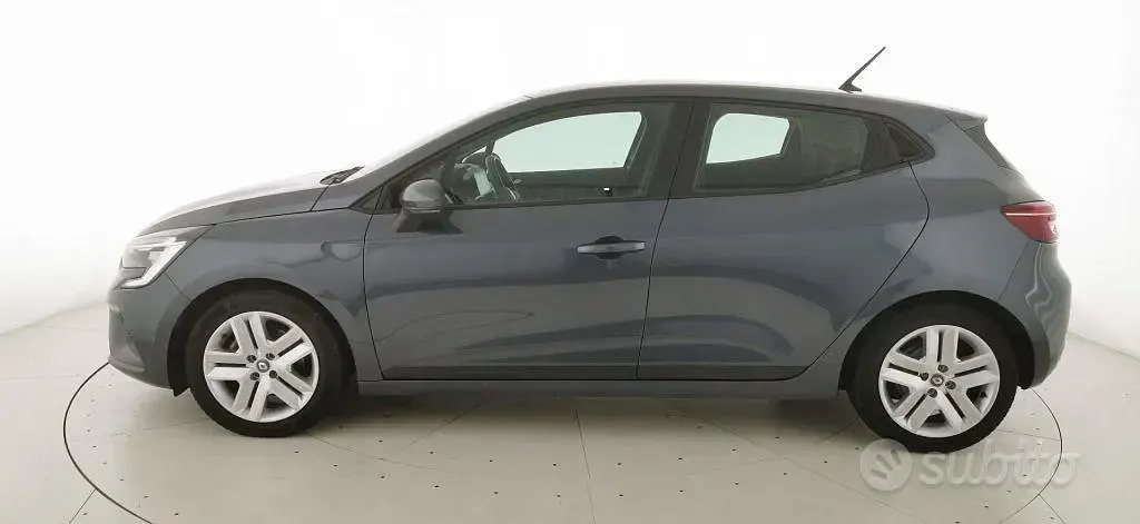 Usata Renault Clio V 91 CV (66 kW) 2022 Grigio Berlina