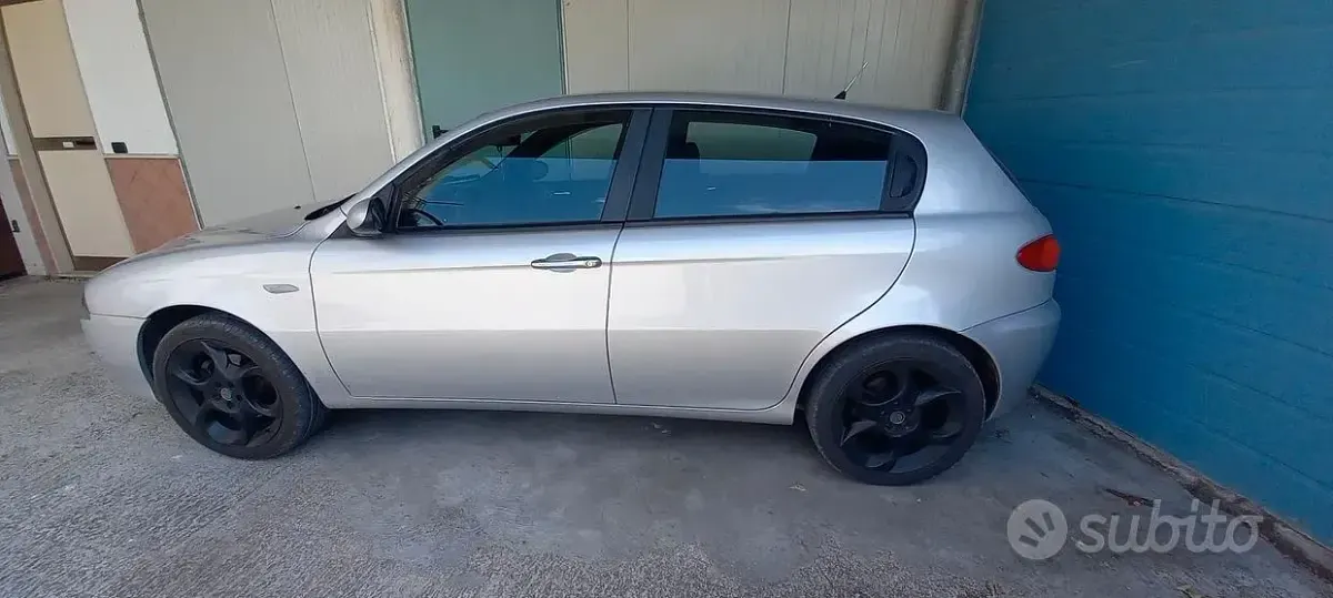 Usata Alfa Romeo 147 105 CV (77 kW) 2010 Utilitaria