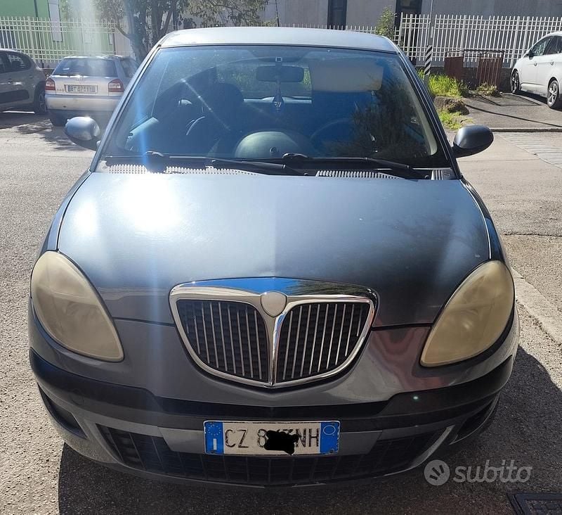 Usata Lancia Ypsilon 70 CV (51 kW) 2006 Grigio Utilitaria