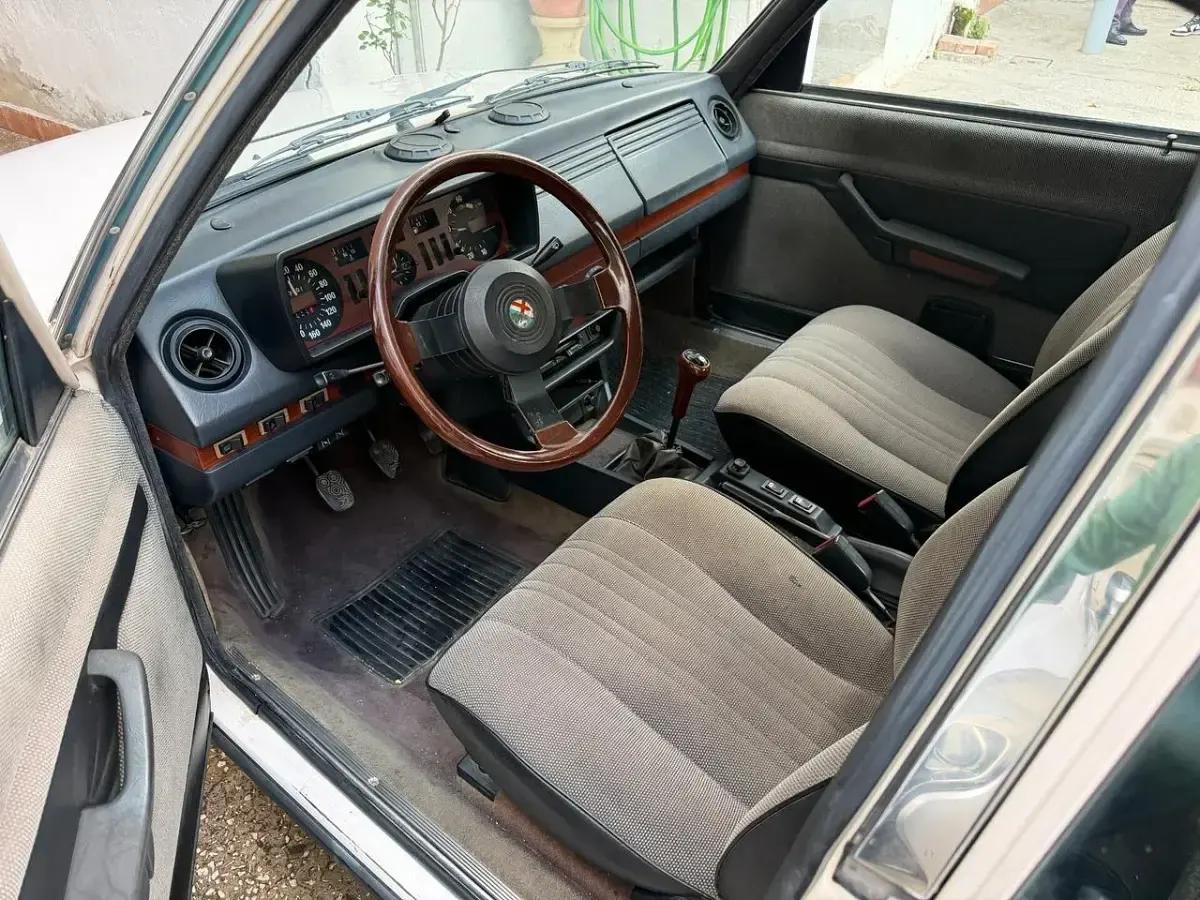 Usata Alfa Romeo Alfetta 122 CV (89 kW) 1979 Bianco Berlina