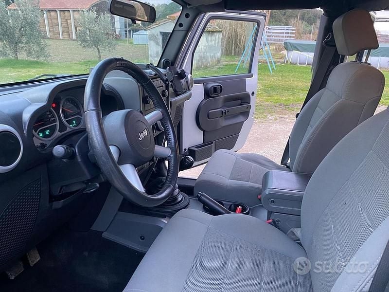 Begagnad Jeep Wrangler Sahara 177 HK (130 kW) 2009 Grå SUV
