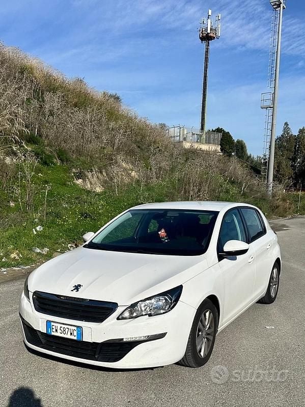 Usata Peugeot 308 Active 115 CV (84 kW) 2014 Bianco Berlina
