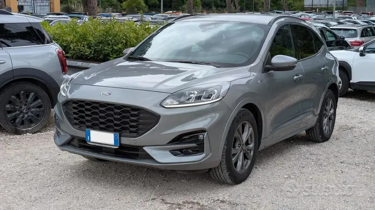 Usata Ford Kuga ST-Line 120 CV (88 kW) 2022 Grigio SUV