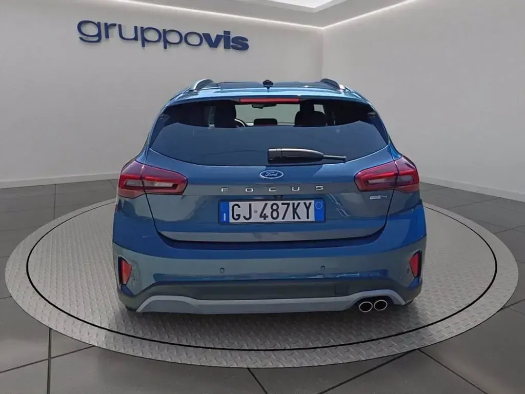 Usata Ford Focus Active 125 CV (91 kW) 2022 Blu metallizzato SUV