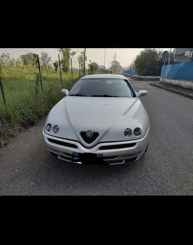 Usata Alfa Romeo GTV 201 CV (147 kW) 2000 Coupé