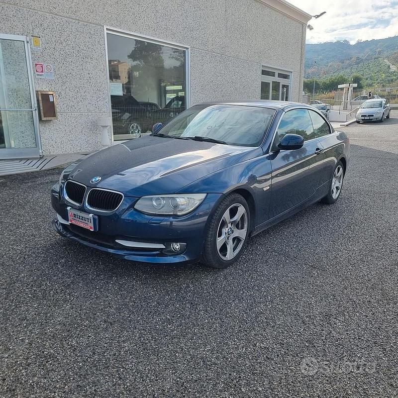 Usata BMW 320 Cabriolet 169 CV (124 kW) 2011 Blu Cabrio