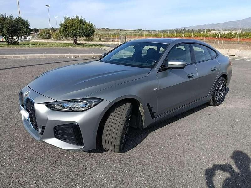 Usata BMW i4 M Sport 105 kW (143 CV) 2022 Grigio Berlina
