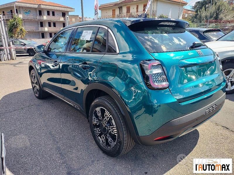 Nuova Fiat 600 Business 110 CV (80 kW) 2025 Verde SUV