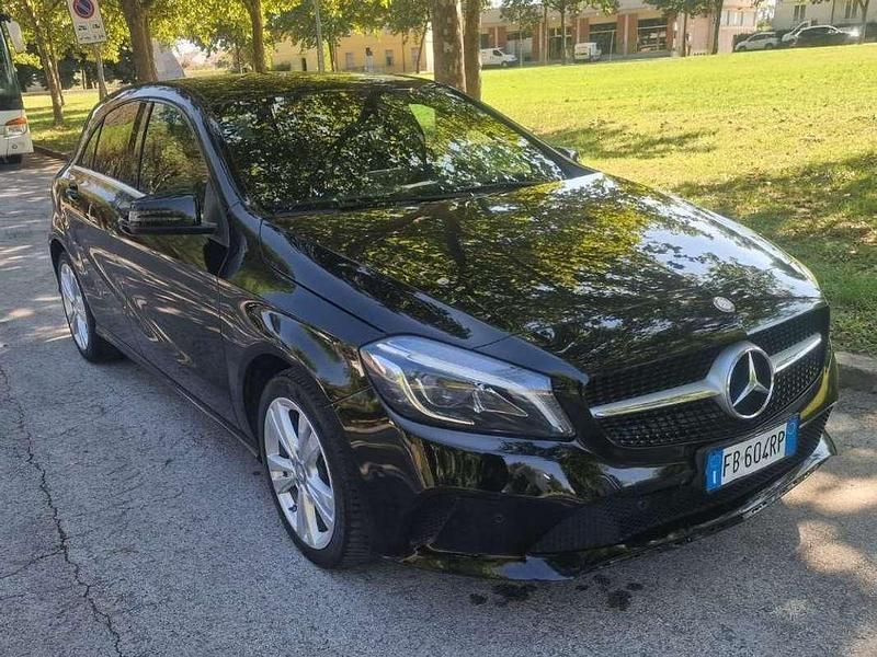 Usata Mercedes A180 Premium 109 CV (80 kW) 2016 Nero Berlina