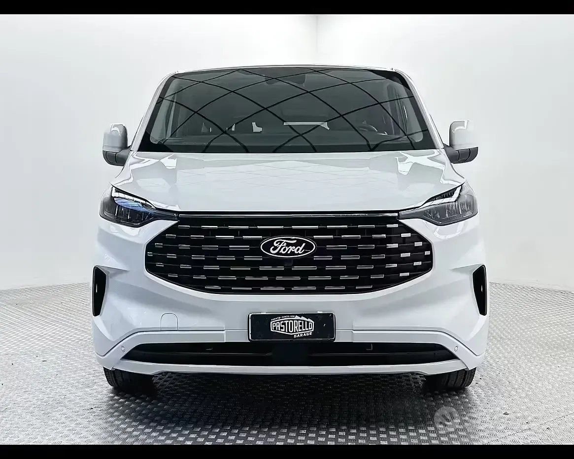 Nouvelle Ford Tourneo Titanium 170 ch (125 kW) 2025 Blanc Monospace