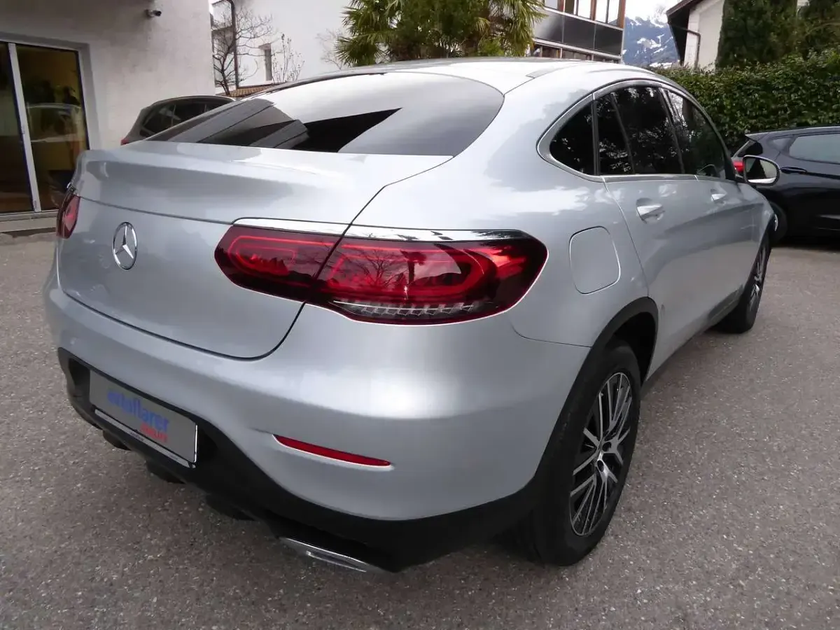 Usata Mercedes GLC300 Business 245 CV (180 kW) 2020 Argento SUV