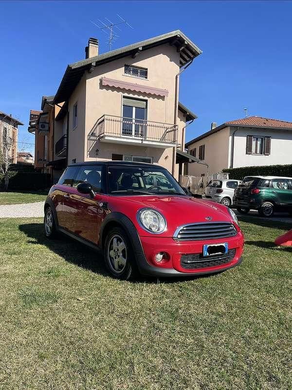 Usata Mini Cooper D 109 CV (80 kW) 2011 Rosso Utilitaria