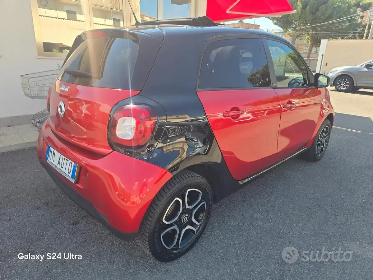 Usata Smart ForFour Proxy 71 CV (52 kW) 2017 Rosso Utilitaria