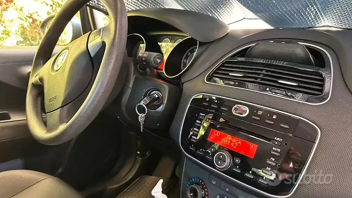 Usata Fiat Punto 77 CV (56 kW) 2013 Utilitaria
