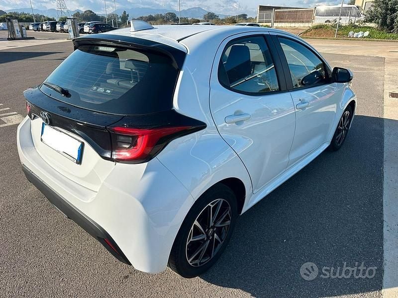 Usata Toyota Yaris Trend 72 CV (52 kW) 2023 Bianco Utilitaria