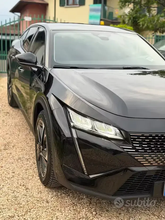 Käytetty Peugeot 408 Allure 131 HP (96 kW) 2023 Musta Katumaasturi