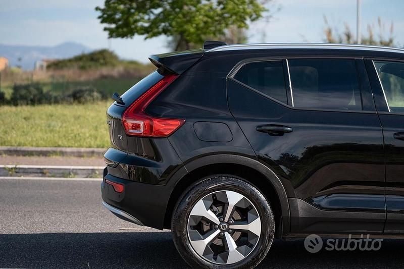Usata Volvo XC40 Core 129 CV (94 kW) 2023 Nero SUV