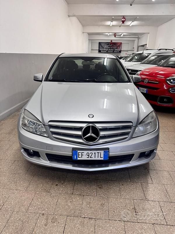Usata Mercedes C220 Avantgarde 170 CV (125 kW) 2011 Grigio Berlina