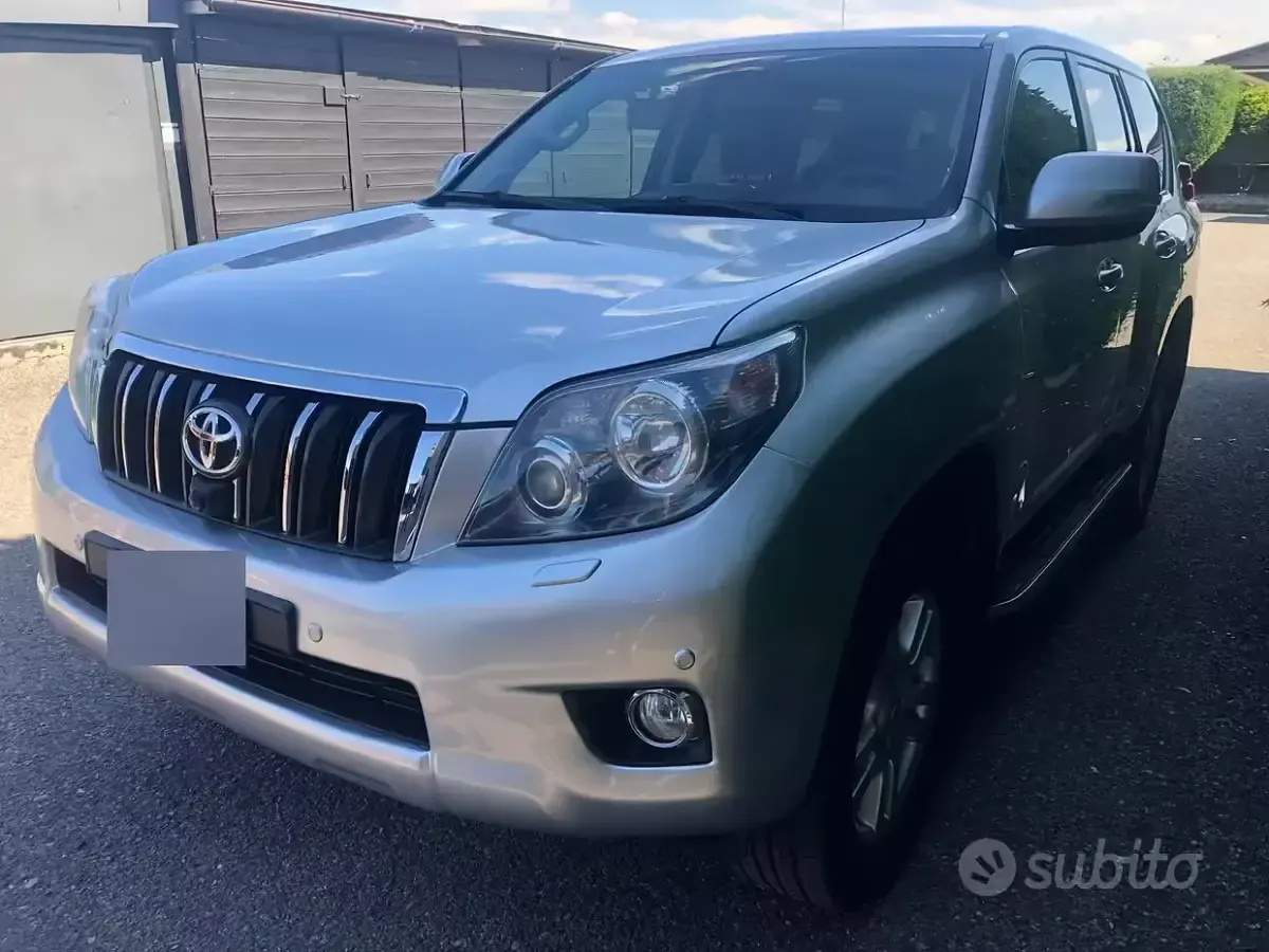 Usata Toyota Land Cruiser 190 CV (139 kW) 2010 Grigio SUV