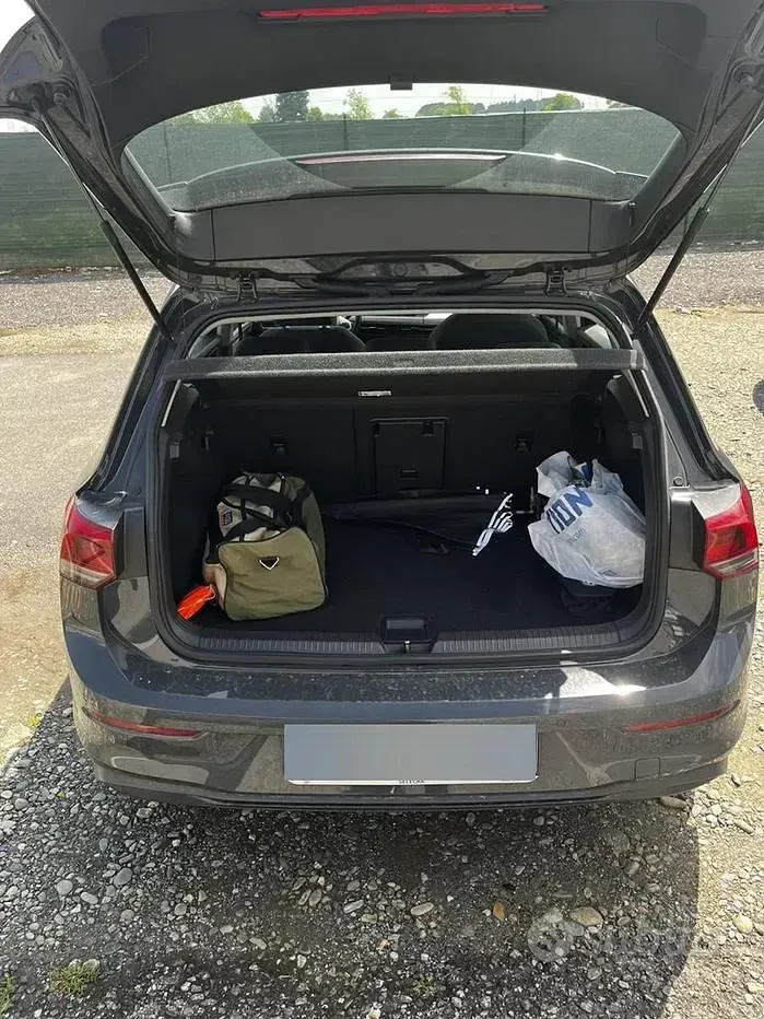 Usata VW Golf VIII 131 CV (96 kW) 2020 Grigio Berlina
