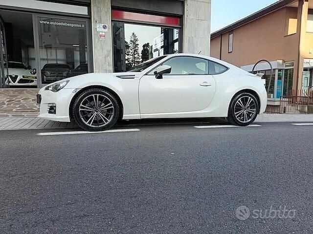 Usata Subaru BRZ 200 CV (147 kW) 2014 Bianco Coupé