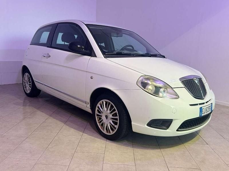 Usata Lancia Ypsilon 77 CV (56 kW) 2011 Bianco Utilitaria