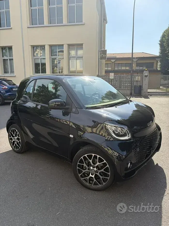 Usata Smart ForTwo Electric Drive 52 kW (71 CV) 2023 Nero Berlina