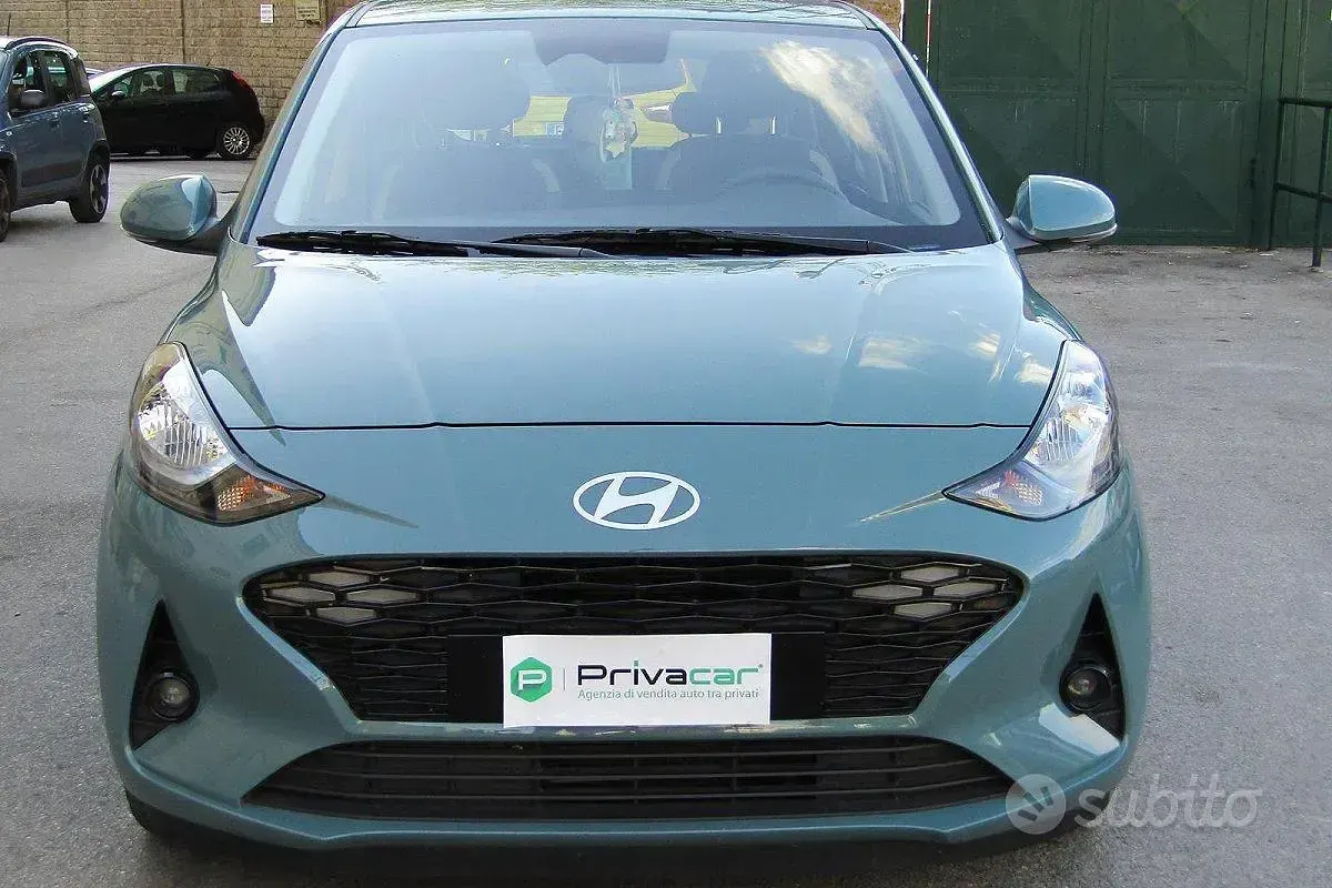 Usata Hyundai i10 67 CV (49 kW) 2023 Verde Utilitaria