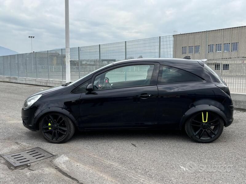 Usata Opel Corsa 85 CV (62 kW) 2010 Utilitaria