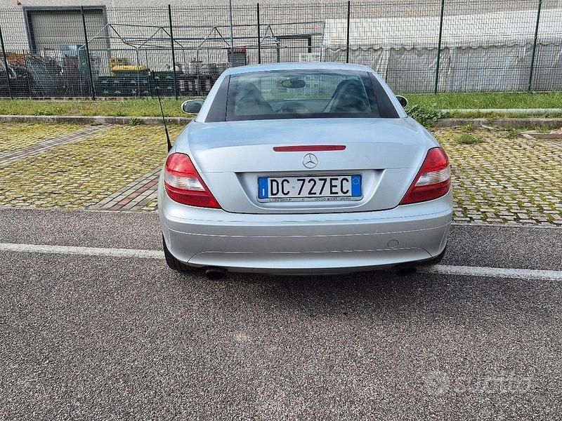 Usata Mercedes SLK200 2006 Grigio Cabrio
