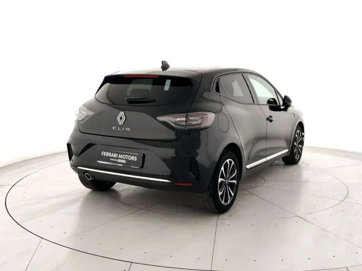 Usata Renault Clio V Techno 91 CV (66 kW) 2025 Nero matallizzato Berlina