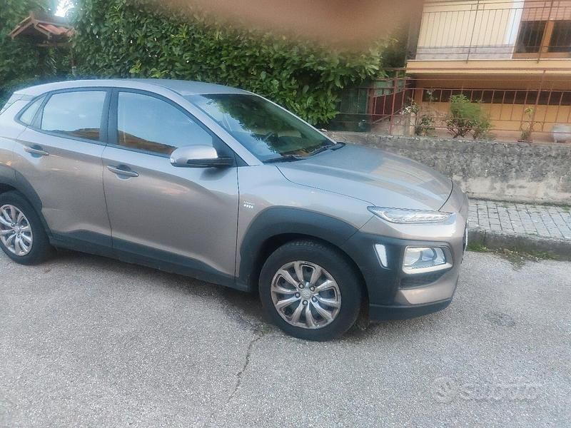 Usata Hyundai Kona 120 CV (88 kW) 2018 Grigio SUV