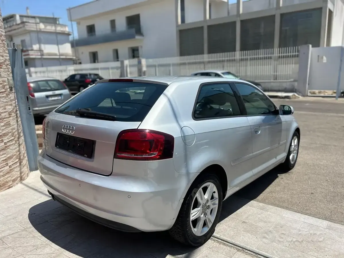 Usata Audi A3 Attraction 105 CV (77 kW) 2011 Grigio Utilitaria