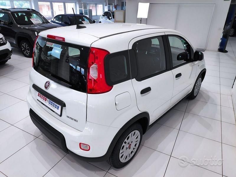 Usata Fiat Panda 70 CV (51 kW) 2024 Bianco Utilitaria