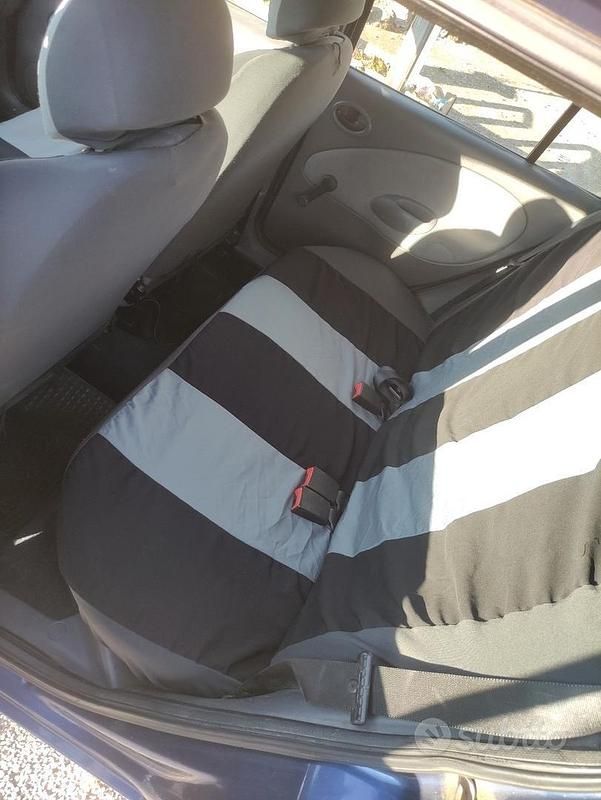 Usata Ford Fiesta 75 CV (55 kW) 2000 Blu Utilitaria