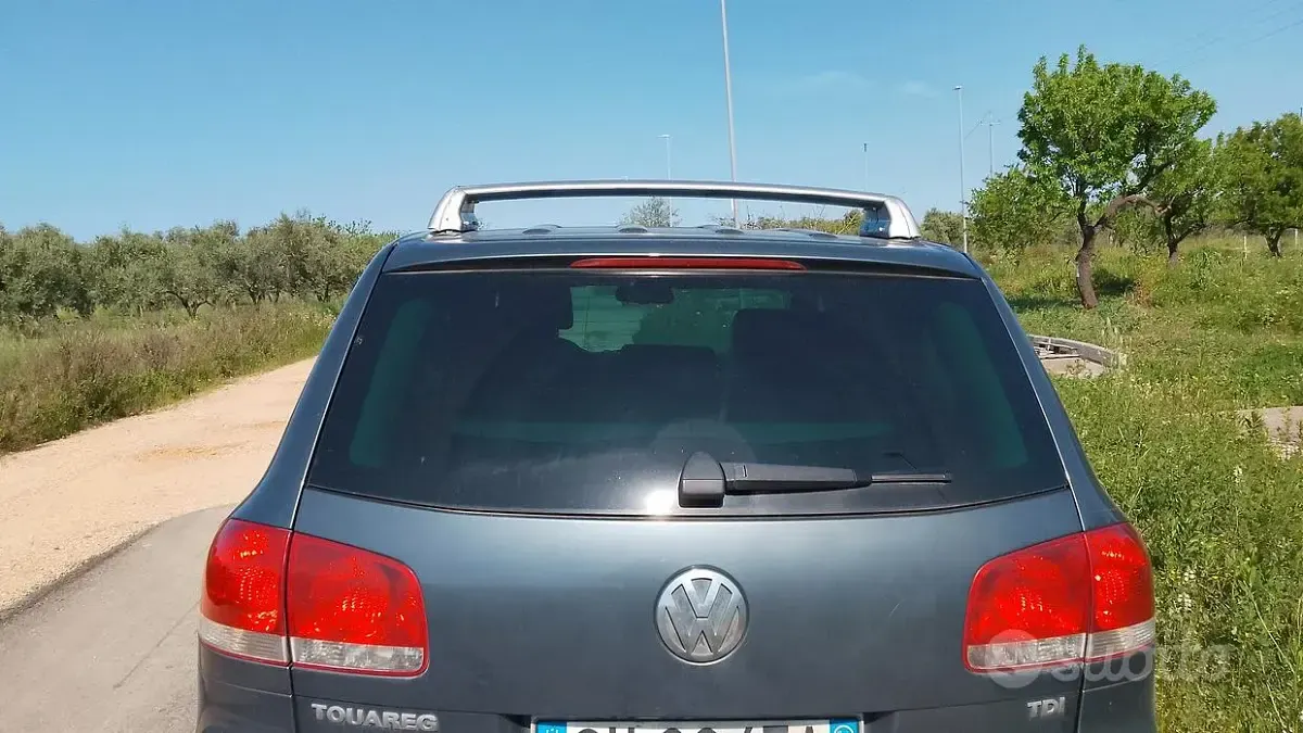 Usata VW Touareg 174 CV (127 kW) 2005 Grigio SUV