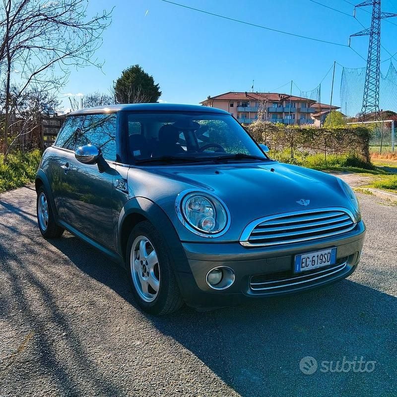 Usata Mini Cooper 74 CV (54 kW) 2010 Grigio Utilitaria