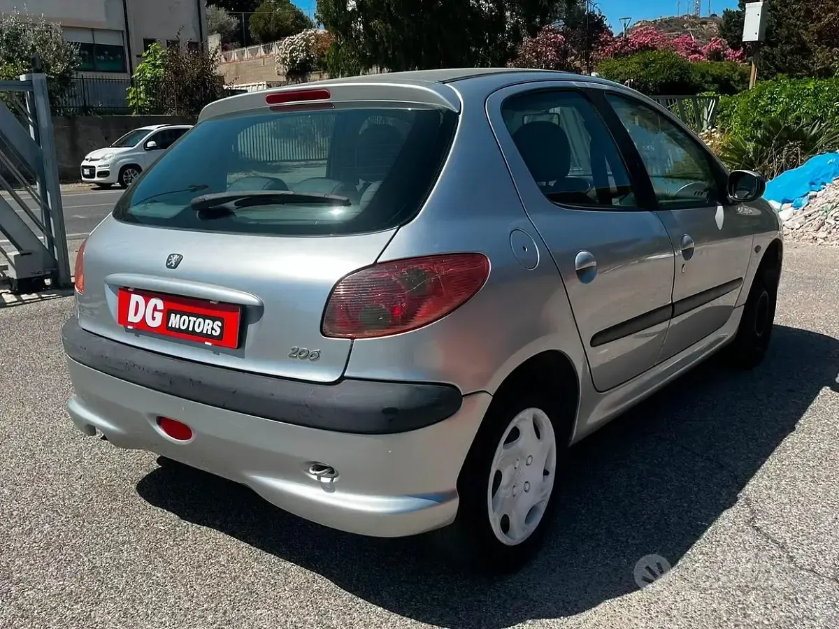 Usata Peugeot 206 60 CV (44 kW) 2004 Grigio Berlina