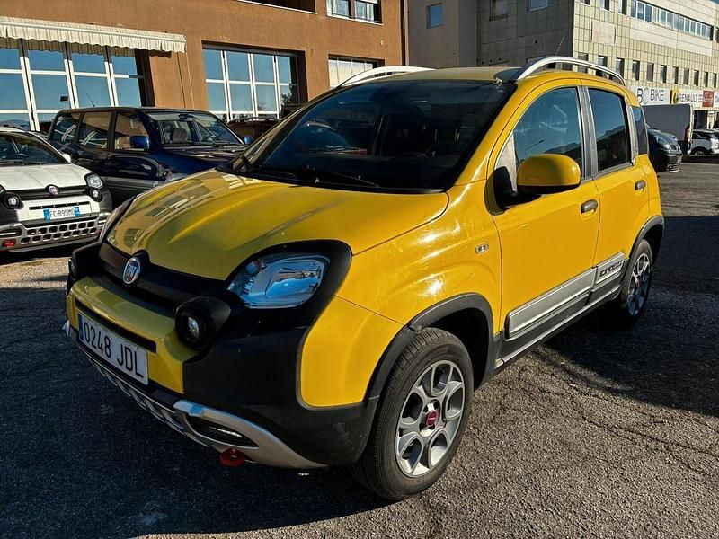 Giallo Usata 2015 Fiat Panda Cross Cross Due volumi | 14.500 € (Buon prezzo) - Immagine 1/4